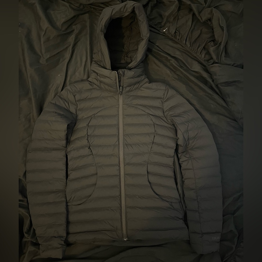 lululemon athletica Women's Black Puffer Hooded Jacket